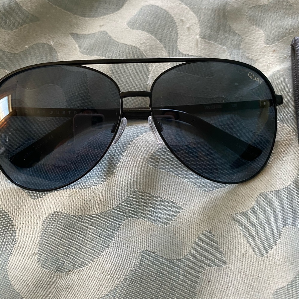 Brand New never worn Quay Australia sunglasses